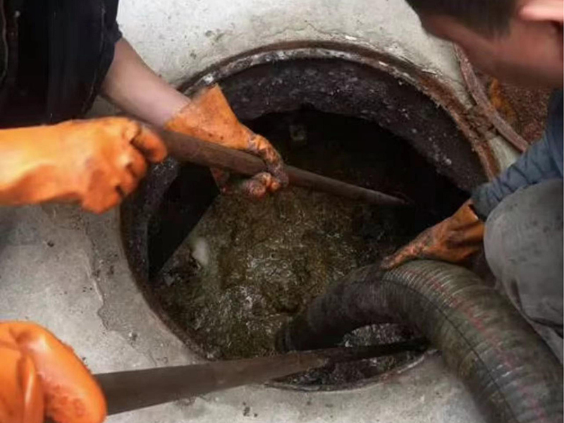 梅河口清理化粪池时如何避免沼气的危害?